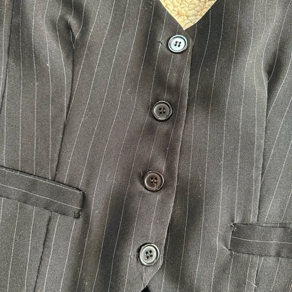 Y2K wetseal pinstripe vest - Picture 2 of 3